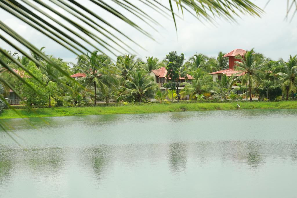 Kalathil Lake Resort Vaikom Exterior photo